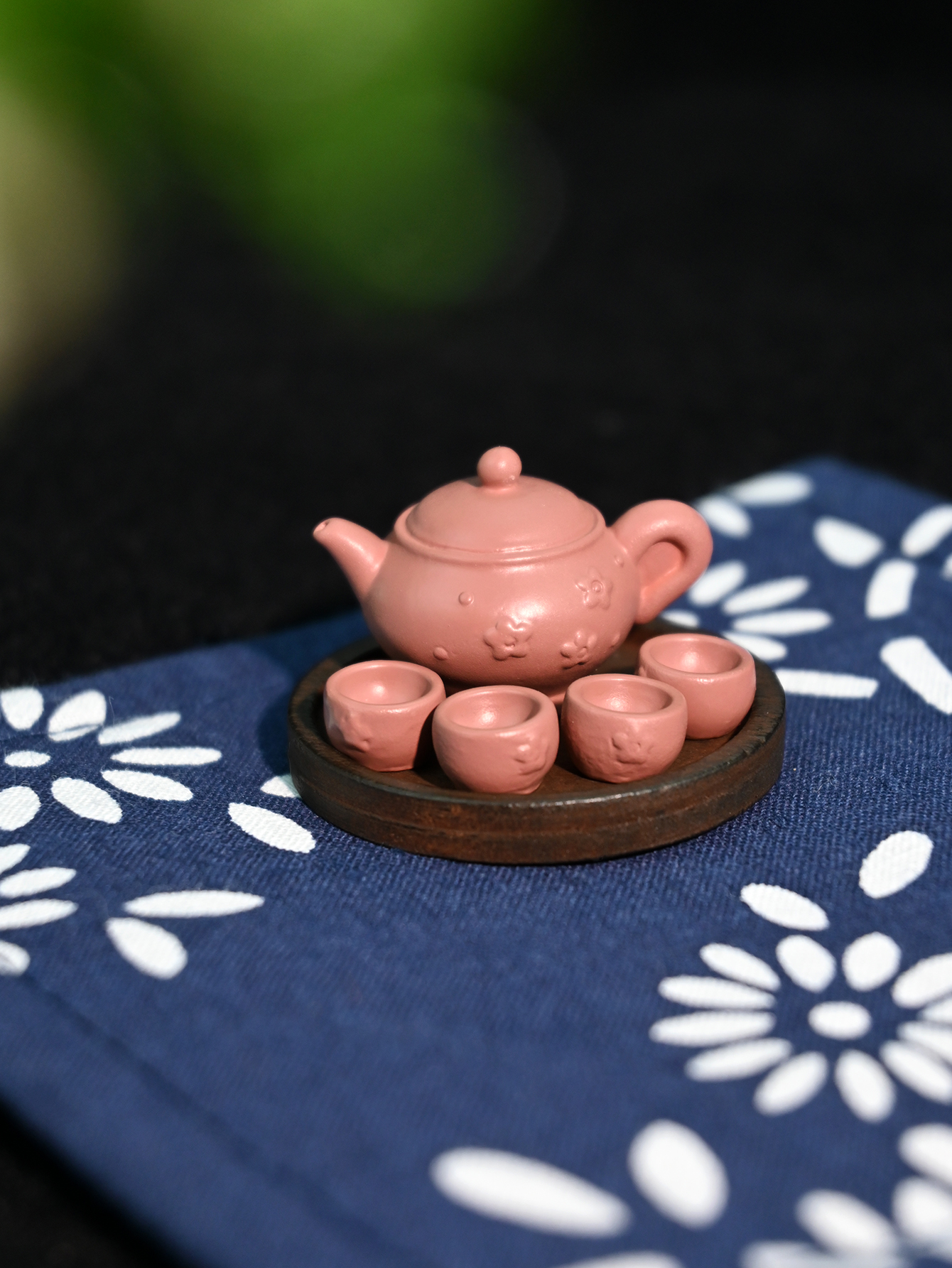 Japanese Lifestyle Gifts - A Miniature Chinese and Japanese Tea